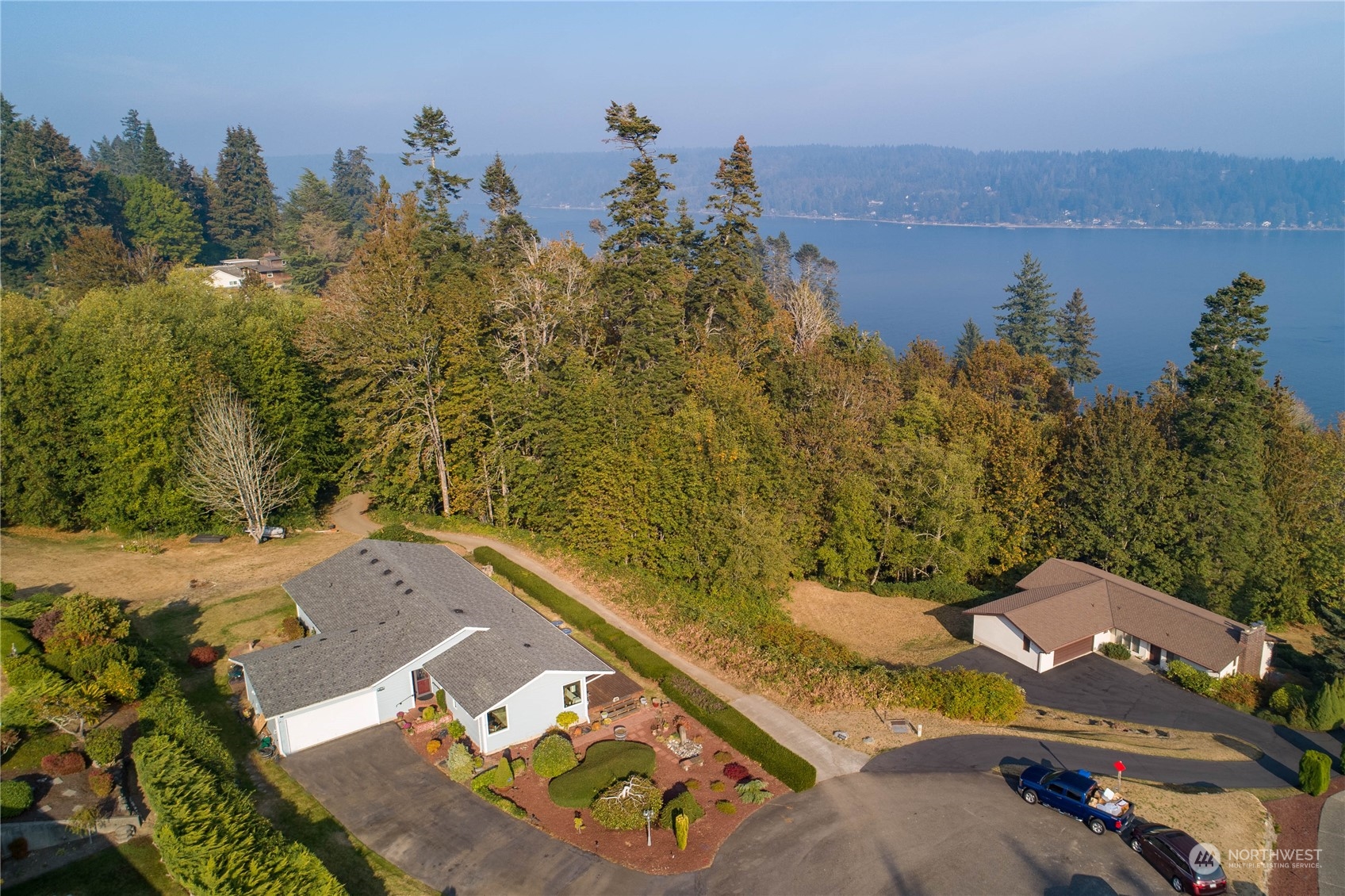 3675 Northeast Ridgeview Place Bremerton, WA 98310 - Photo 3 of 35 Gallery Image 3