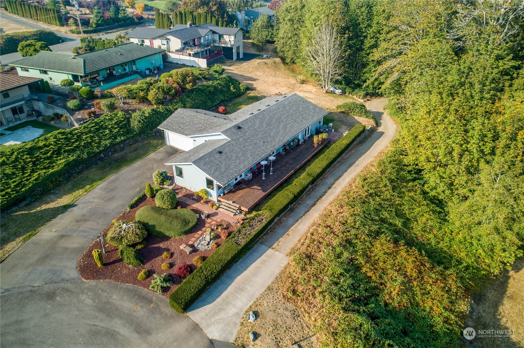 3675 Northeast Ridgeview Place Bremerton, WA 98310 - Photo 4 of 35 Gallery Image 4