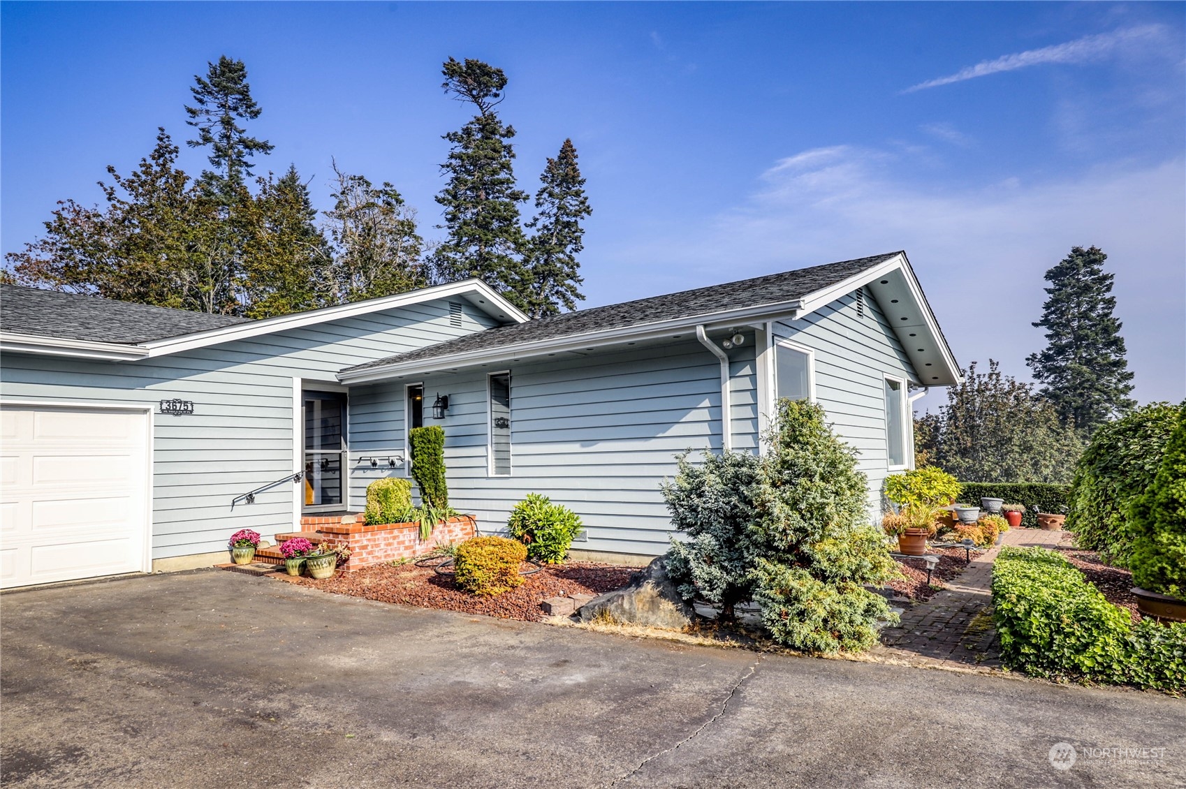 3675 Northeast Ridgeview Place Bremerton, WA 98310 - Photo 10 of 35 Gallery Image 10