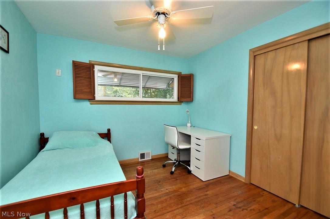 1015 Hanley Road Cleveland, OH 44124 - Photo 17 of 30