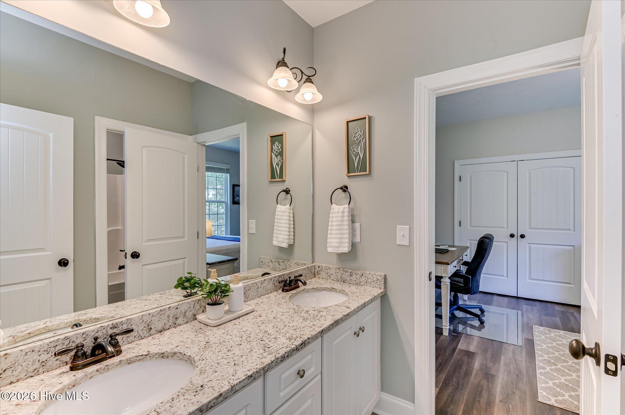 812 Knox Road Harlem, GA 30814 - Photo 14 of 24 Hall bath with dual sinks