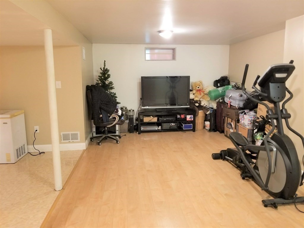 22 Spring Avenue Lowell, MA 01851 - Photo 26 of 40