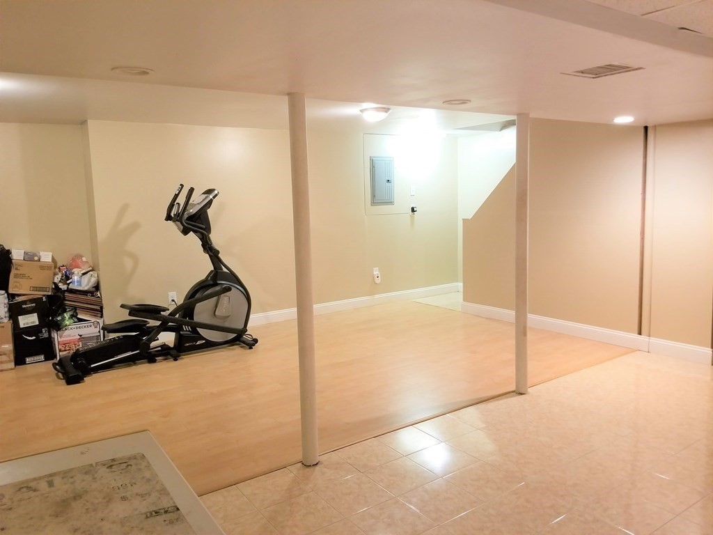 22 Spring Avenue Lowell, MA 01851 - Photo 27 of 40