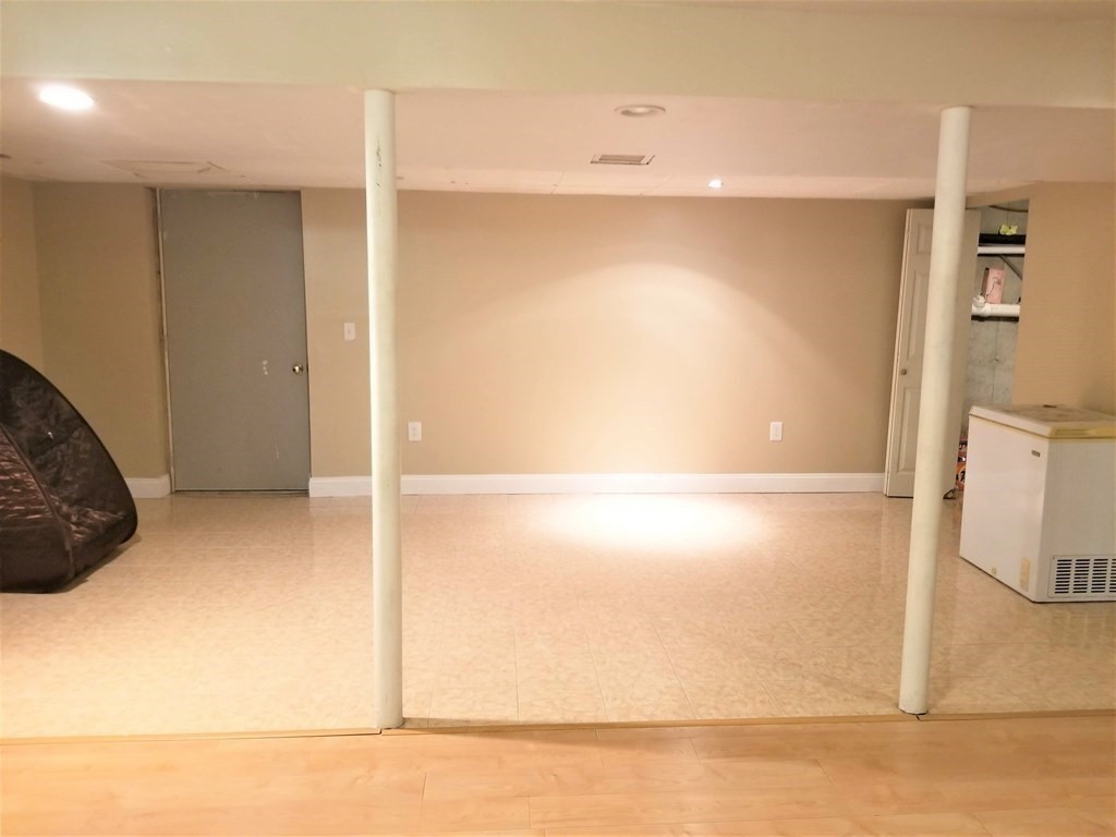 22 Spring Avenue Lowell, MA 01851 - Photo 28 of 40