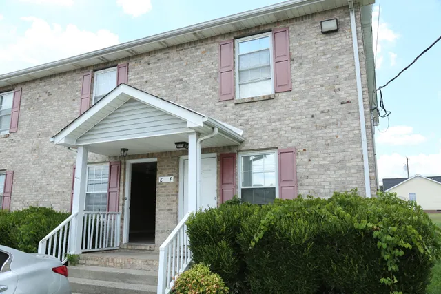 $139,900 | 394 E Jack Miller Boulevard, Unit E, Clarksville, TN 37042