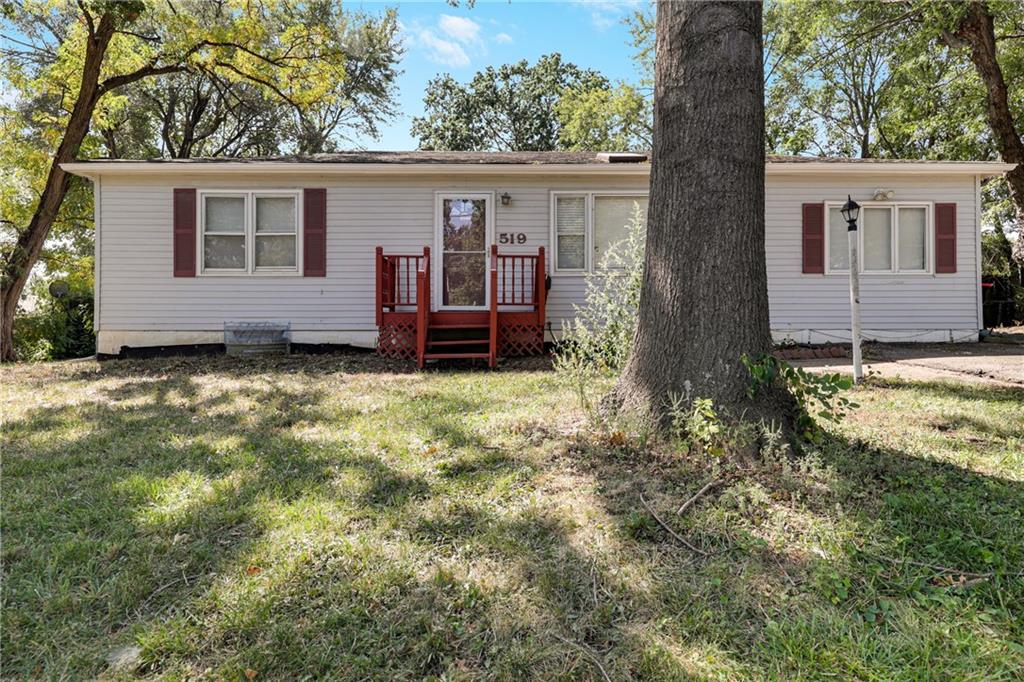 519 Southeast 4th Street Lee's Summit, MO 64063 - Photo 2 of 29