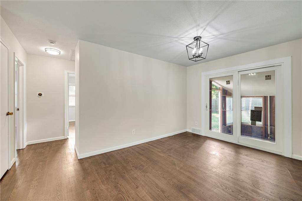 519 Southeast 4th Street Lee's Summit, MO 64063 - Photo 3 of 29