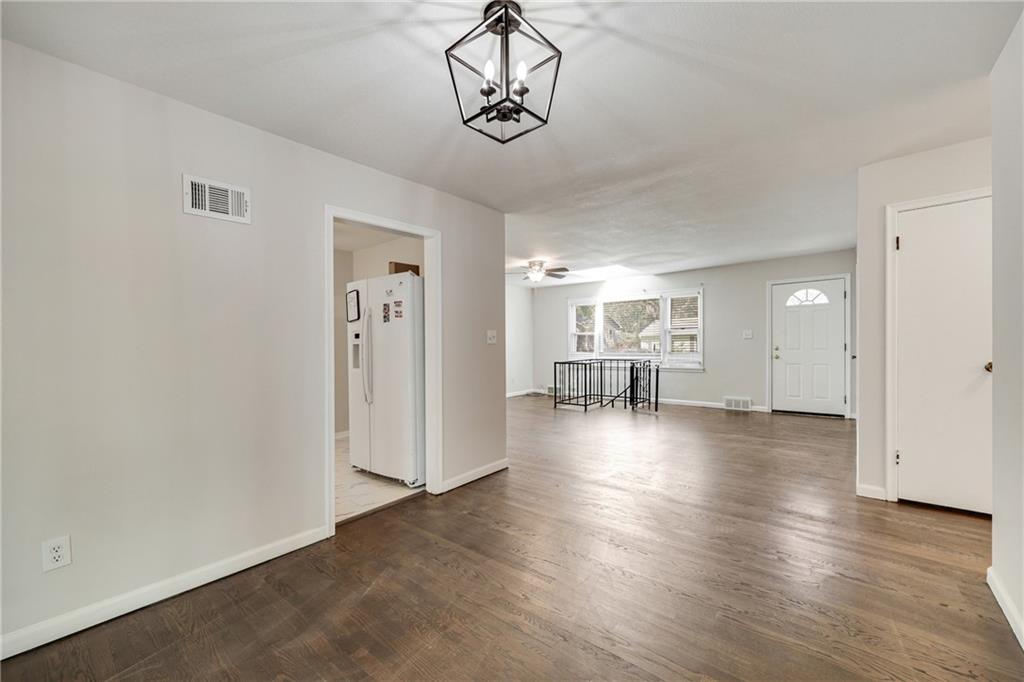 519 Southeast 4th Street Lee's Summit, MO 64063 - Photo 7 of 29