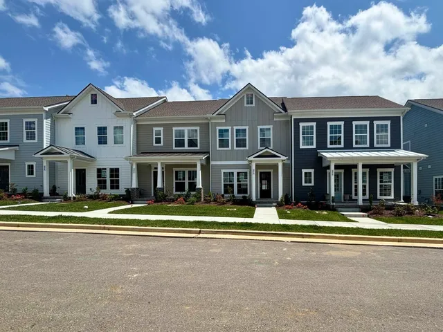 $369,900 | 872 Westcott Lane, Antioch, TN 37013