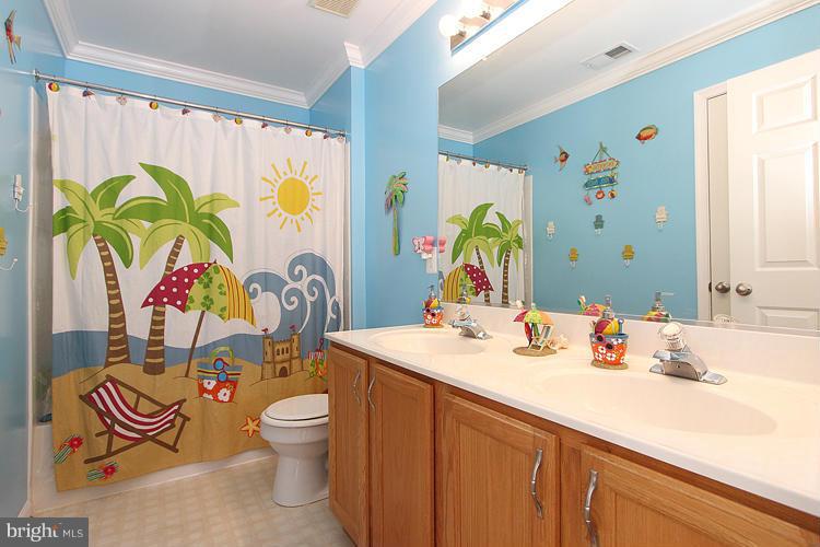 4716 Brightwood Road Olney, MD 20832 - Photo 20 of 30 Upper Level FYll Bath
