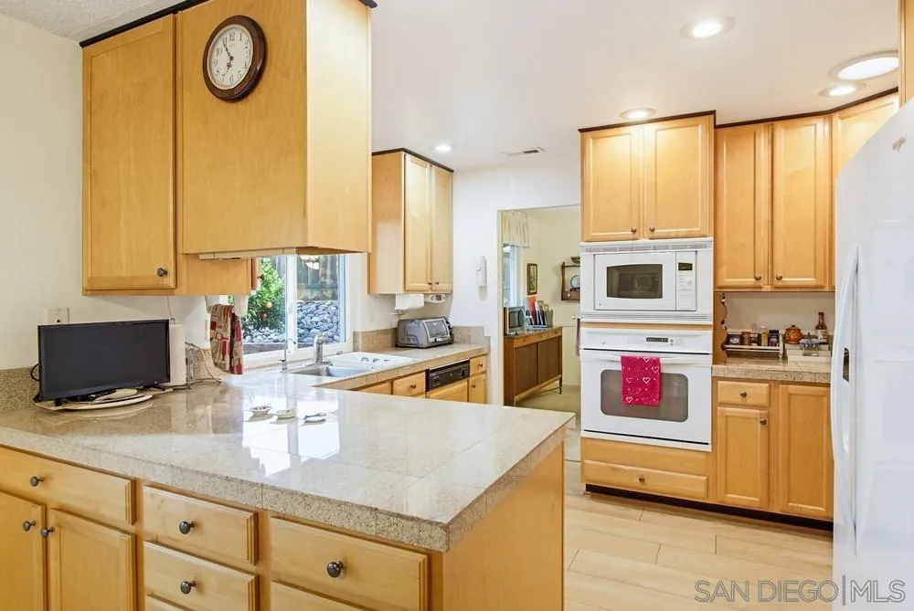 2164 Valley Mill Road El Cajon, CA 92020 - Photo 16 of 34 Plenty of cabinet and counter space!
