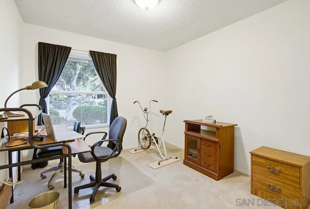 2164 Valley Mill Road El Cajon, CA 92020 - Photo 23 of 34 Can be great office or work out room too!
