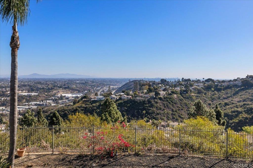 2489 Darlington Row La Jolla, CA 92037 - Photo 38 of 52 southern panoramic views