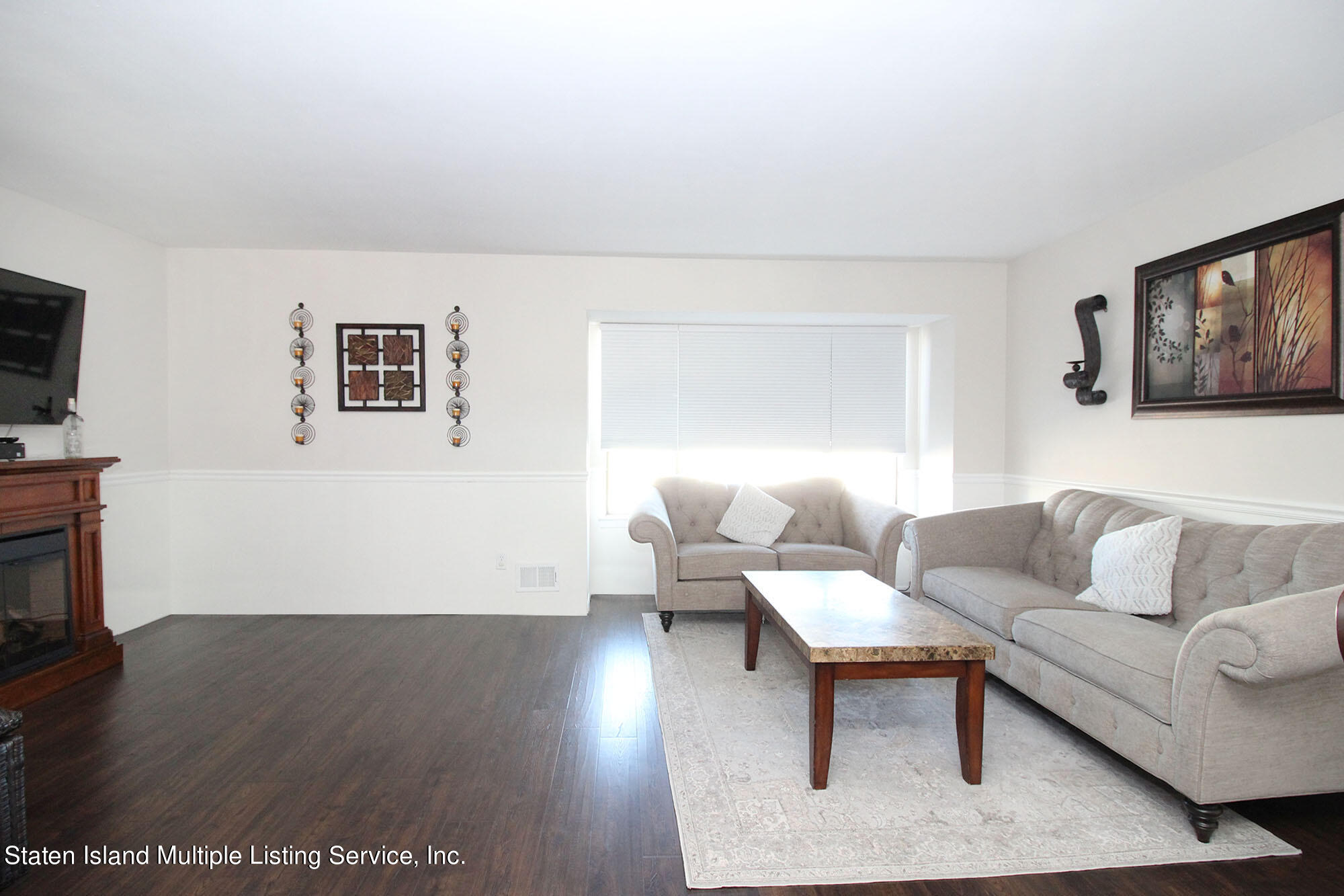 74 Redwood Loop Staten Island, NY 10309 - Photo 6 of 22 IMG_8574