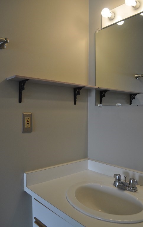 133 Commander Shea Boulevard, Unit 802 Quincy, MA 02171 - Photo 11 of 13