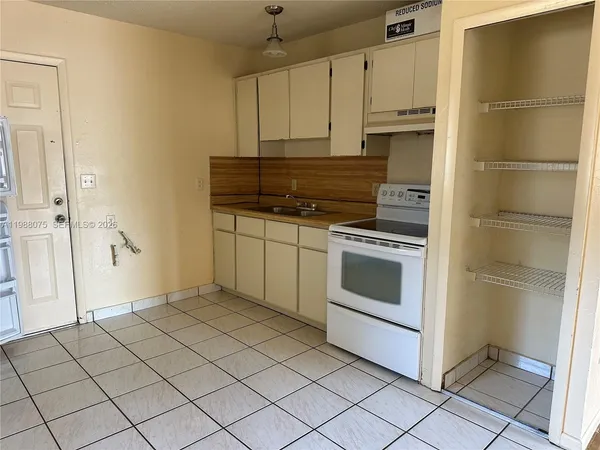$79,900 | 426 Las Palmas Circle, Avon Park, FL 33825