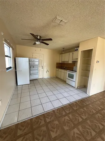 $79,900 | 426 Las Palmas Circle, Avon Park, FL 33825