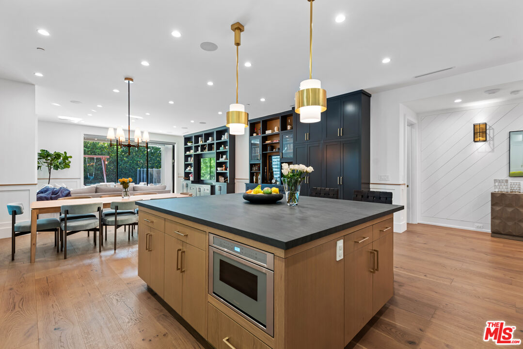 16712 Addison Street Encino, CA 91436 - Photo 6 of 21