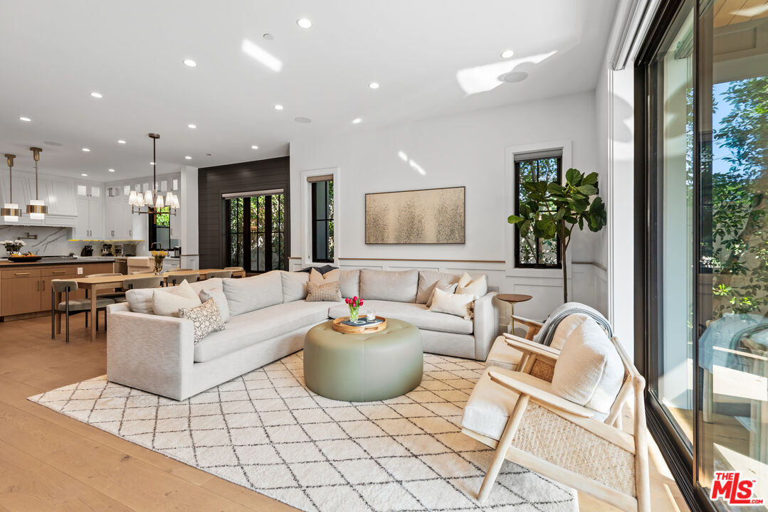 16712 Addison Street Encino, CA 91436 - Photo 9 of 21