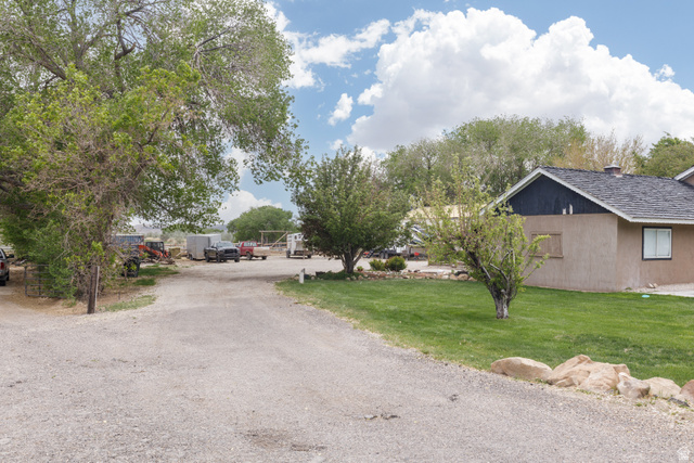 295 South State Street Ferron, UT 84523 - Photo 5 of 48