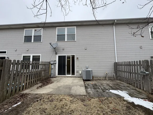 $185,000 | 1320 East Arnold Street, Unit 1320, Sandwich, IL 60548