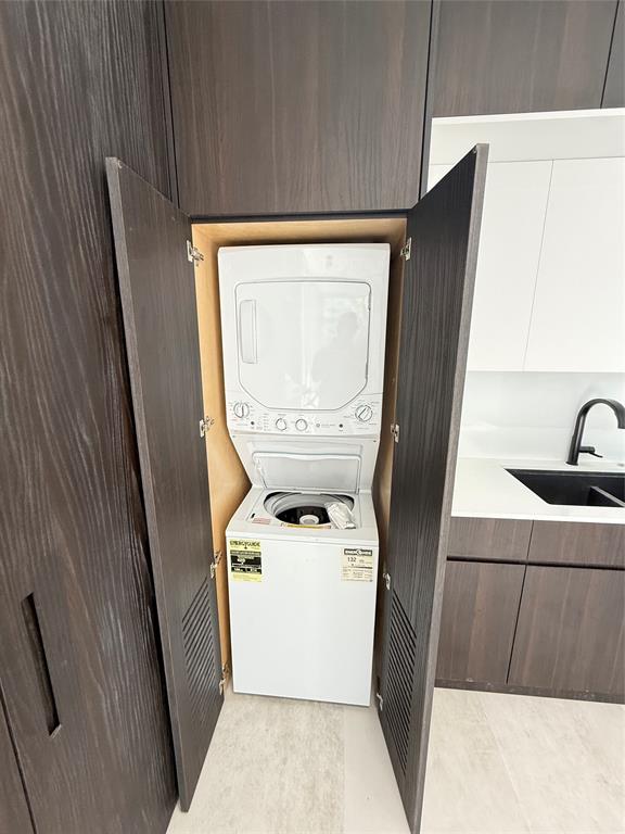 12245 Southwest 29th Terrace Miami, FL 33175 - Photo 9 of 23 a bathroom with a sink and mirror