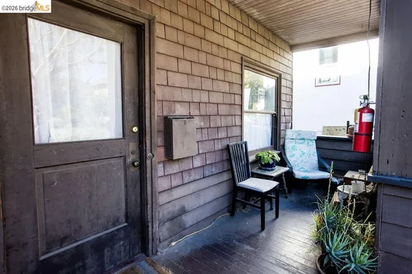 $1,100,000 | 219 John Street, Oakland, CA 94611
