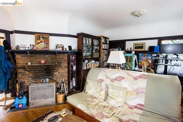 $1,100,000 | 219 John Street, Oakland, CA 94611