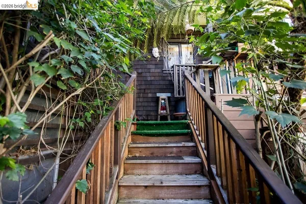 $1,100,000 | 219 John Street, Oakland, CA 94611