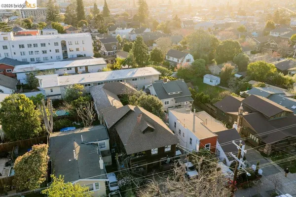 $1,100,000 | 219 John Street, Oakland, CA 94611
