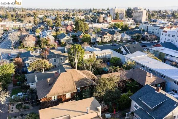 $1,100,000 | 219 John Street, Oakland, CA 94611