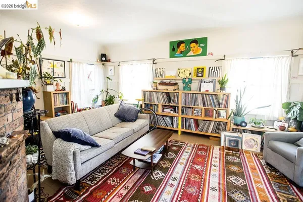 $1,100,000 | 219 John Street, Oakland, CA 94611