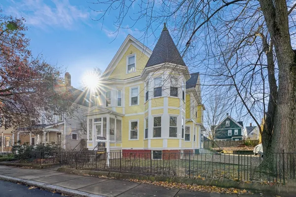 $799,900 | 9 Kidder Avenue, Unit 2, Somerville, MA 02144