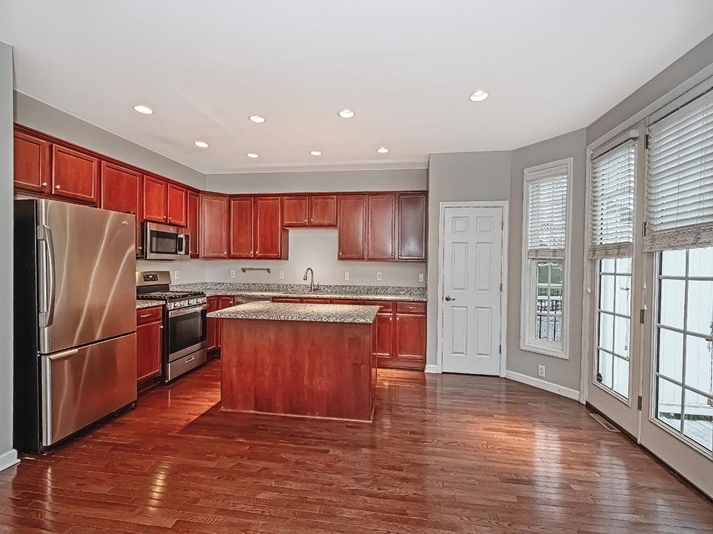 533 East Vanderbilt Drive Mars, PA 16046 - Photo 9 of 32