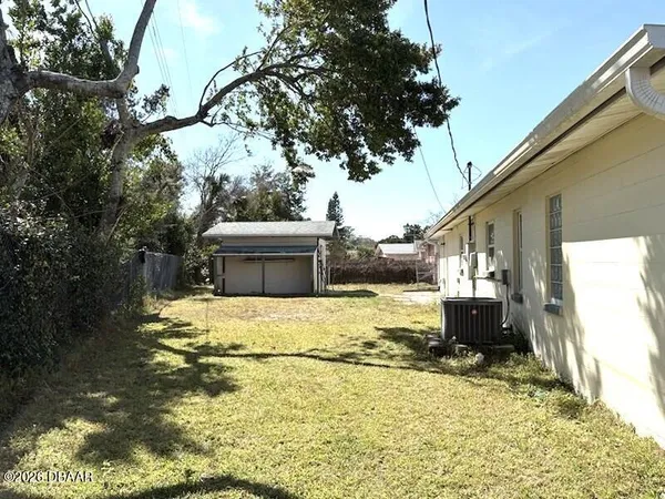 $2,000 | 2353 Florida Boulevard, South Daytona, FL 32119