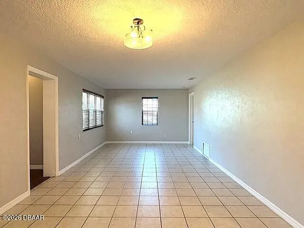$2,000 | 2353 Florida Boulevard, South Daytona, FL 32119