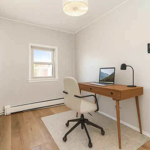 $1,800 | 2645 West Gregory Street, Unit 2W, Chicago, IL 60625