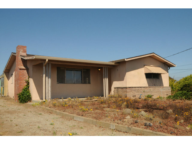 126 Amesti Road Watsonville, CA 95076 - Photo 3 of 5 Gallery Image 3