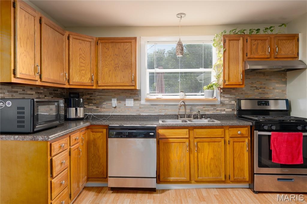 1732 Sycamore Street Granite City, IL 62040 - Photo 13 of 35