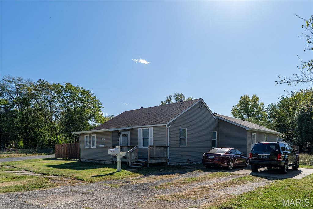 1732 Sycamore Street Granite City, IL 62040 - Photo 2 of 35