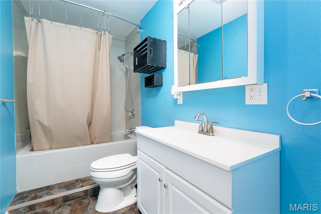 1732 Sycamore Street Granite City, IL 62040 - Photo 24 of 35