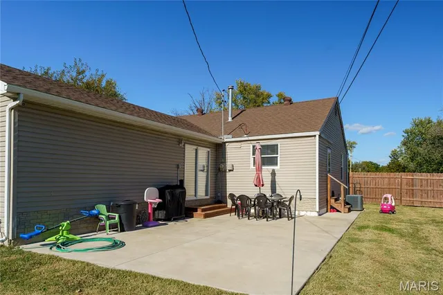 $189,500 | 1732 Sycamore Street, Granite City, IL 62040