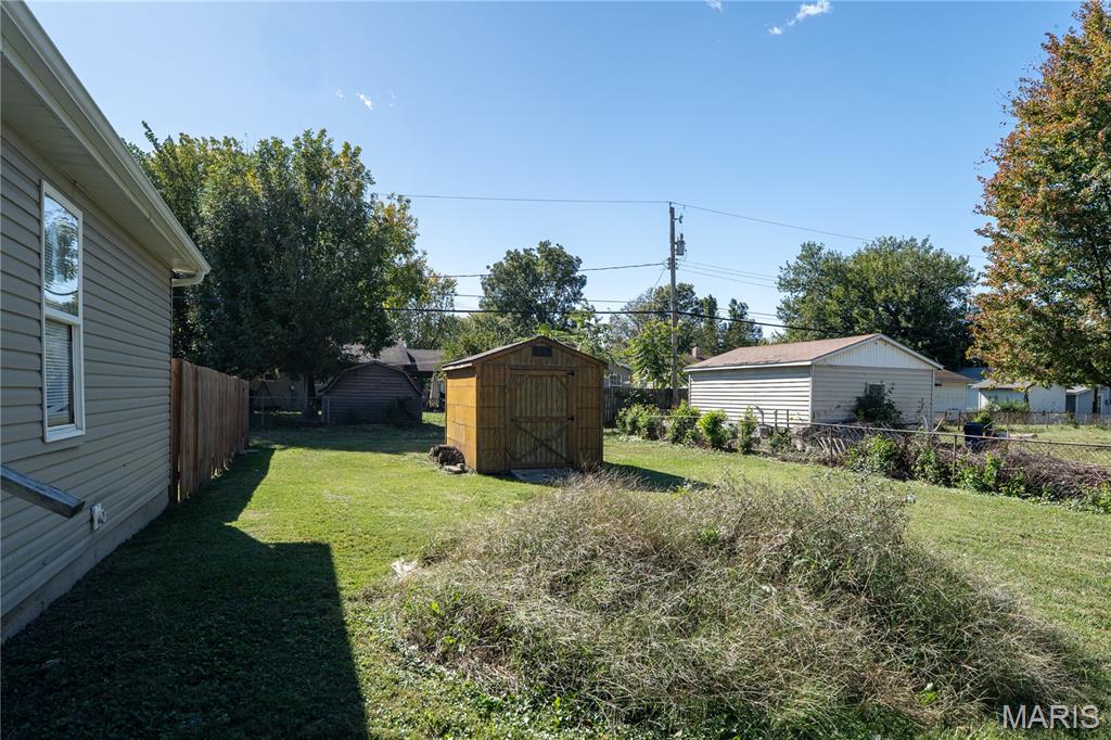 1732 Sycamore Street Granite City, IL 62040 - Photo 5 of 35