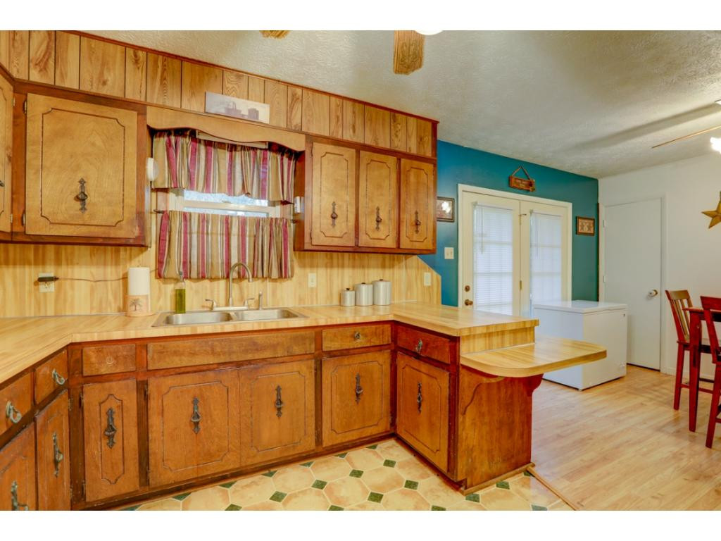444 Fleming Road Kingsport, TN 37660 - Photo 8 of 26 Photo 8