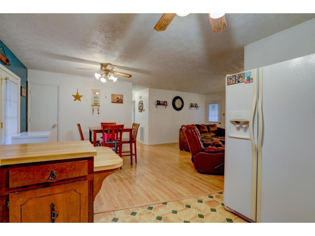 444 Fleming Road Kingsport, TN 37660 - Photo 9 of 26 Photo 9