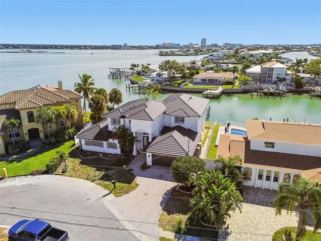 $2,999,990 | 461 Palm Island Northeast, Clearwater Beach, FL 33767