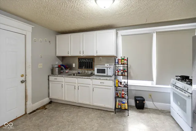 $124,900 | 1359 Edgemont Avenue, Indianapolis, IN 46208