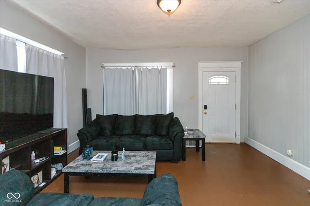 $124,900 | 1359 Edgemont Avenue, Indianapolis, IN 46208