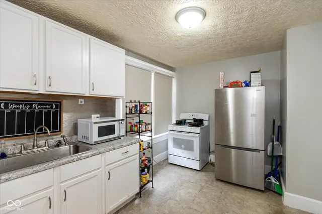 $124,900 | 1359 Edgemont Avenue, Indianapolis, IN 46208