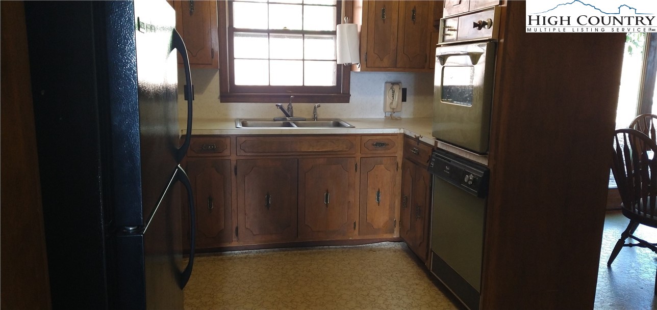 308 Hickory Mountain Road Sparta, NC 28675 - Photo 20 of 26 Gallery Image 20